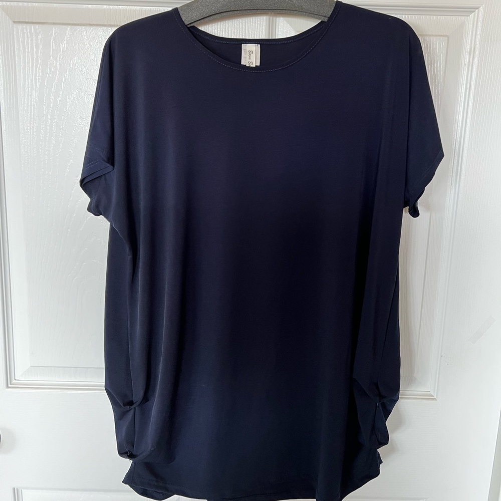 Boom Boom brand Black blouse Size 1X Has flutter sleeves